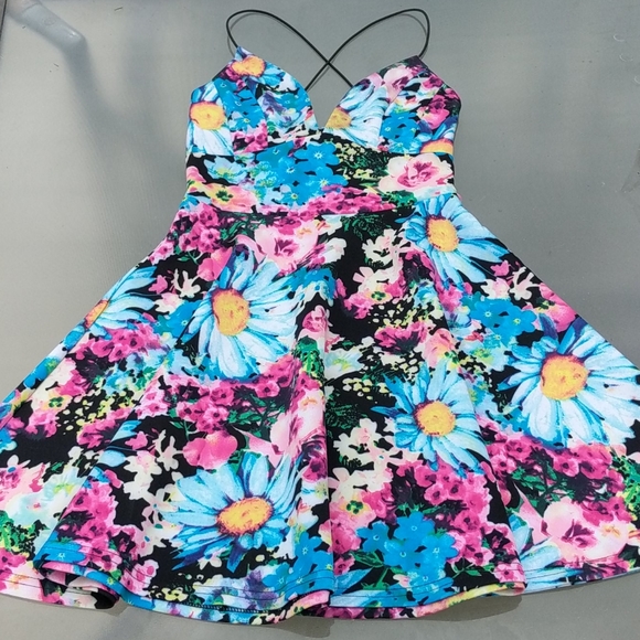 Revamped | Colourful Blue Daisy Dress - Picture 1 of 8